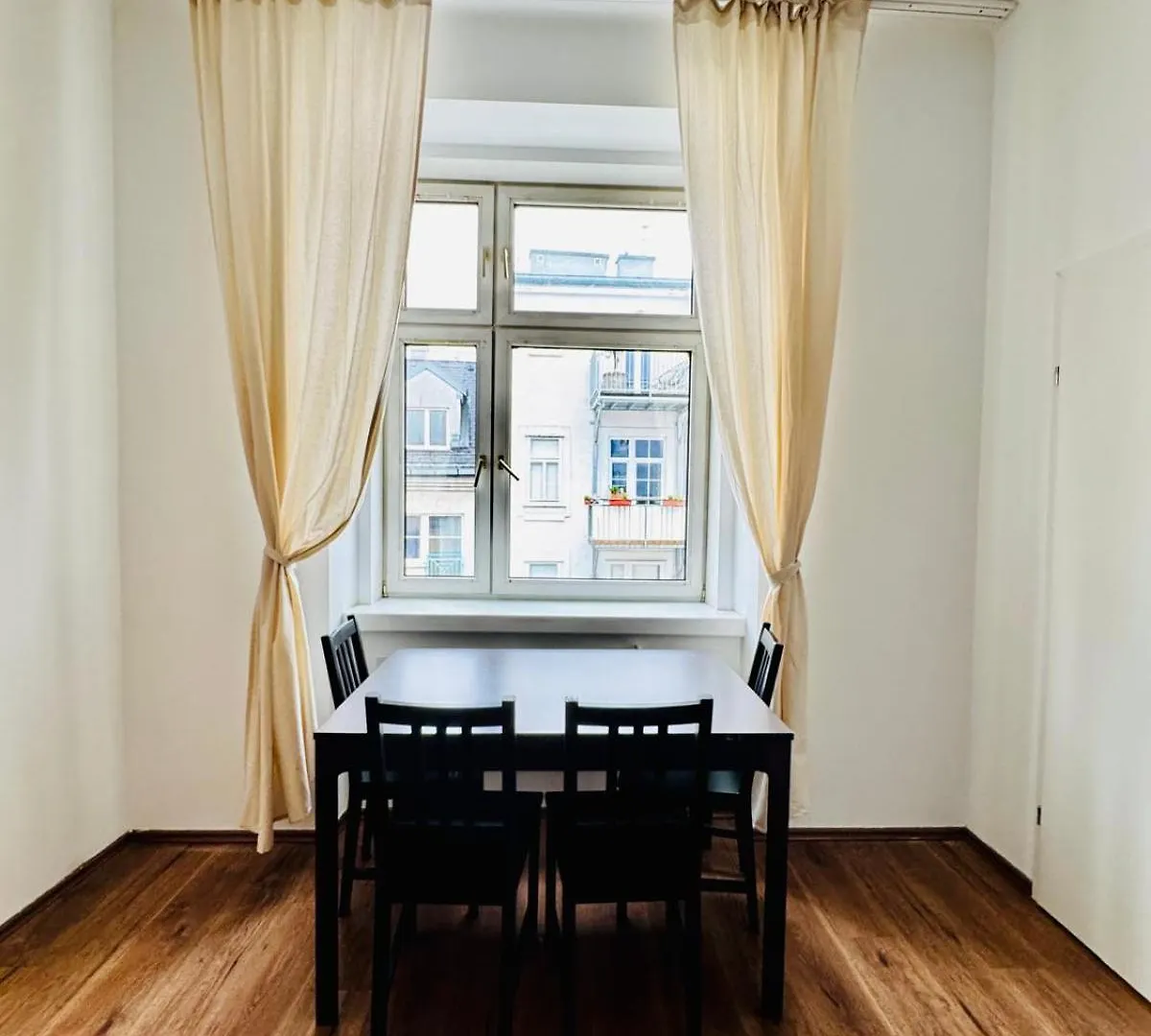 Stylih & Spacious Studio Close To Augarten Park Viyana